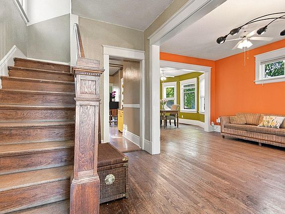 4th image of 1144 Cook Ave E