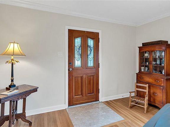 5th image of 6 Warbler St