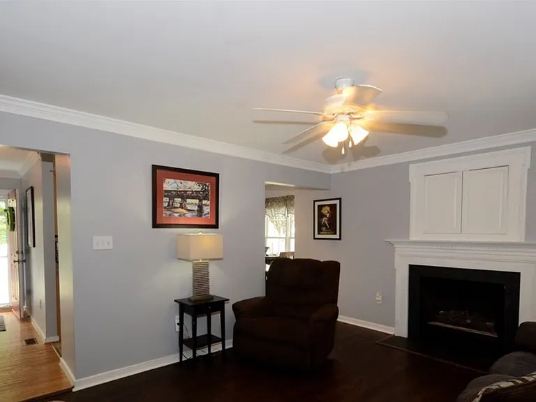 10125 Oakley Pointe Dr — Photo 3