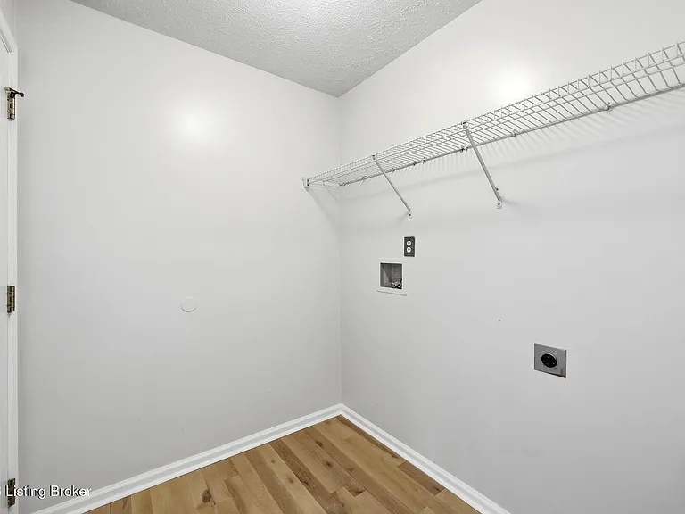 4029 Orchard Lake Dr — Photo 32