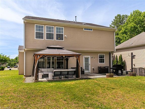 4th image of 2605 Macdougall Dr