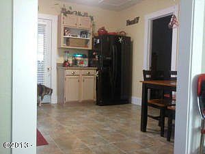 3rd image of 923 SW 51st St