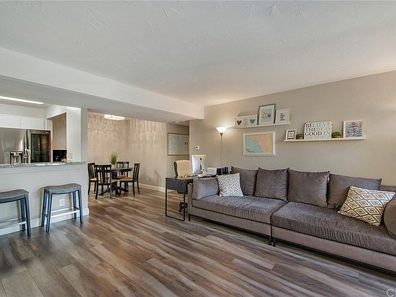 3rd image of 25712 Le Parc Unit 93