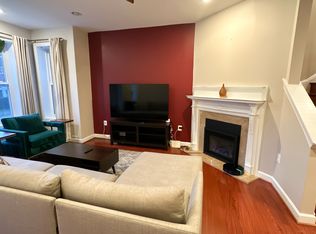 158 R St NE, Washington, DC 20002
