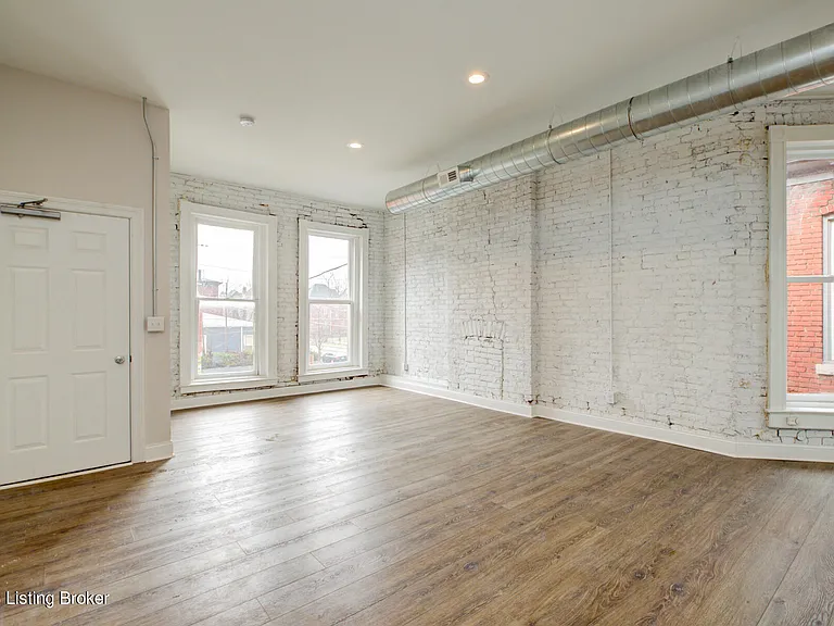 1105 S 1st St #4 — Photo 8