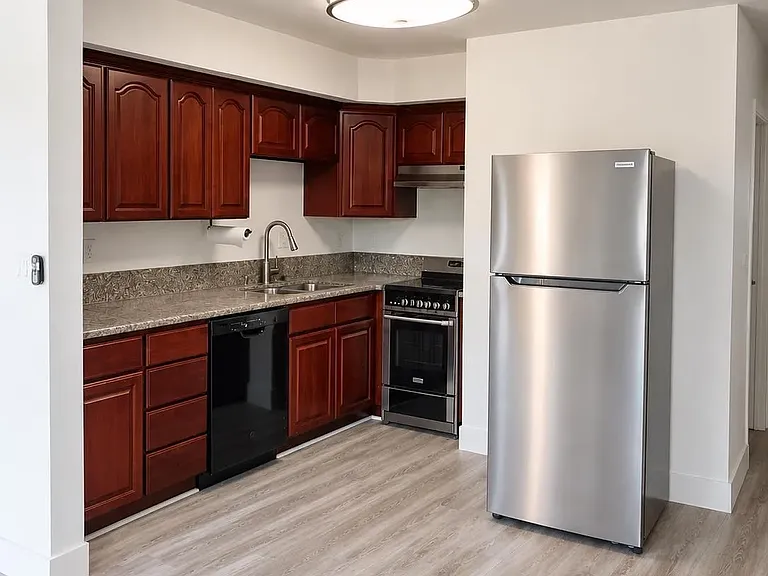 7555 Linda Vista Rd #29 — Photo 2