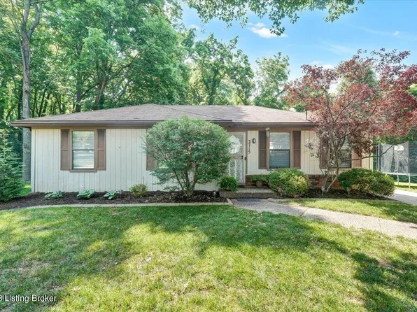 3715 Freestone Ct, Louisville, KY 40218