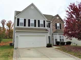 1635 Swan Dr, Charlotte, NC 28216