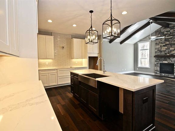 5th image of 70 Loretta Lane Grn