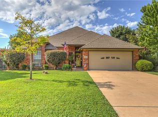 1614 Longfellow Ln, Cleburne, TX 76033