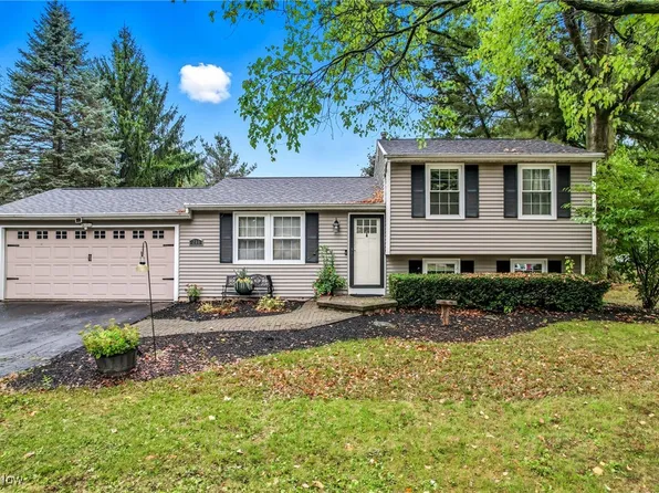 211 Natale Dr, Cortland, OH 44410