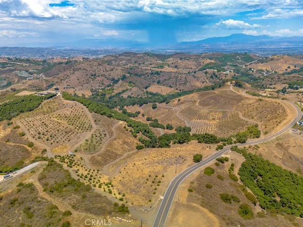 1 La Cruz Dr, Temecula, CA 92590