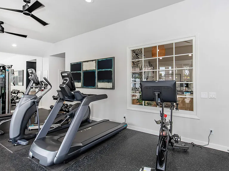 Sandpointe Cove Apartment Homes — Photo 6