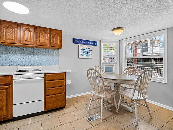 4th image of 6001-1643 S Kings Hwy.