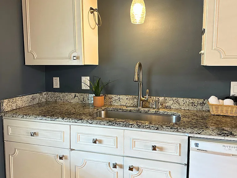 1202 Main St — Photo 10