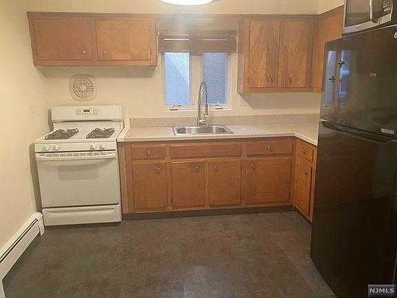 2nd image of 542 Anderson Ave Floor 2