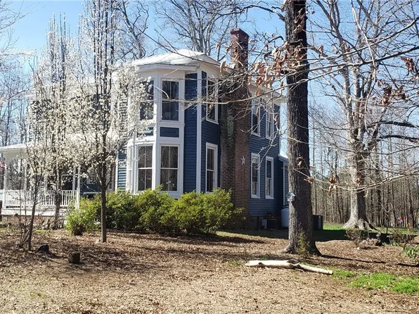 1109 Church St, Blackstone, VA 23824