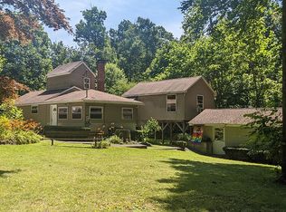 68 Beckers Grv, Oley, PA 19547