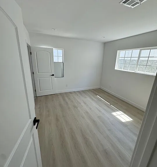 12748 Blythe St — Photo 5