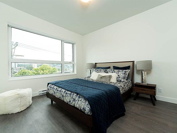 3rd image of 4468 Dawson St #210