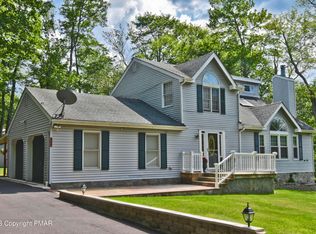 4231 Hickory Rd, Tobyhanna, PA 18466