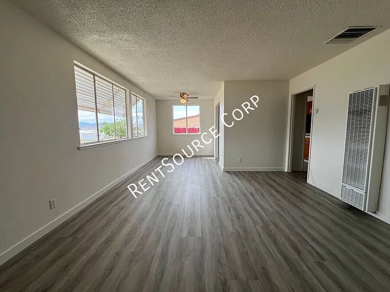 650 S Muriel Dr — Photo 3