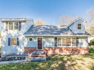134 Willowdale Rd, Tyngsboro, MA 01879