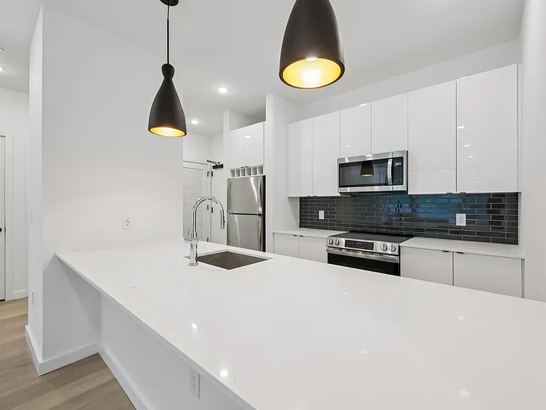 130 Monitor Street — Photo 22
