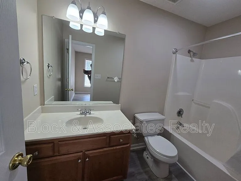 108 Maple Grove Ct — Photo 12