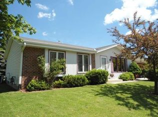 2630 Stonebridge Dr, Racine, WI 53404