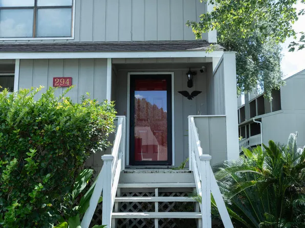 294 Highpoint Dr, Diamondhead, MS 39525