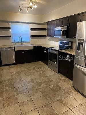 4th image of 710 Kensington St