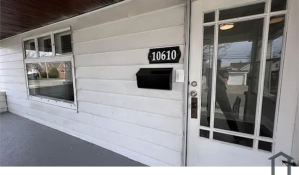 10610 Langton Ave — Photo 2