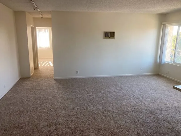 4189 Monroe Ave — Photo 20