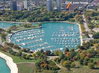 731 W Junior Ter, Chicago, IL 60613