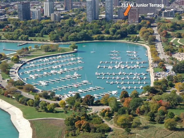 731 W Junior Ter, Chicago, IL 60613
