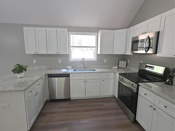 5th image of 255 Hanover Drive