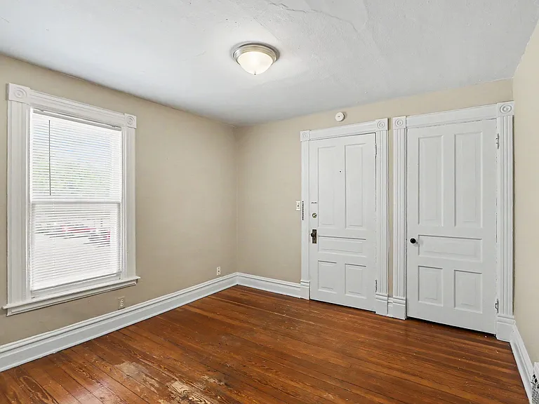 118 W Walnut St #2 — Photo 3