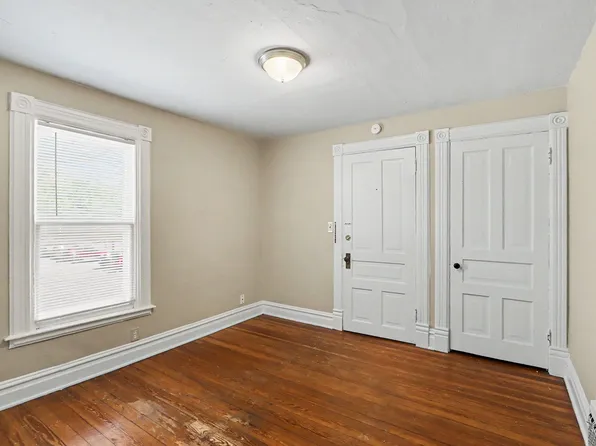 118 W Walnut St, Kalamazoo, MI