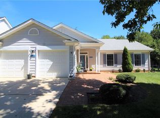 5910 Highland Grove Dr, Summerfield, NC 27358