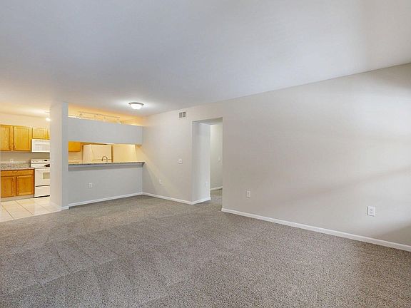 2nd image of 2740 S Knightsbridge Cir