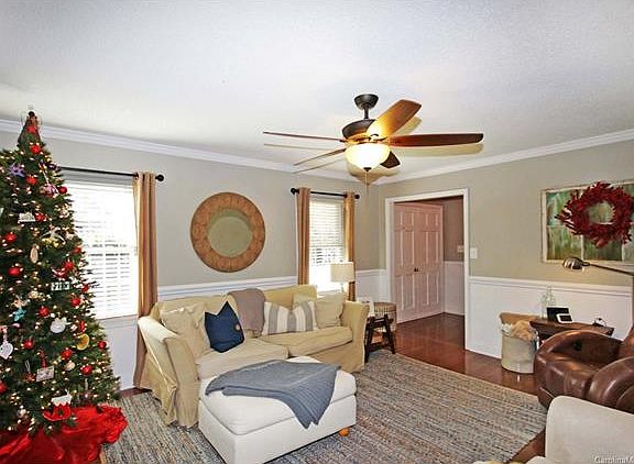 5th image of 155 Polly Dr