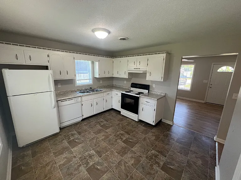 116 Gail St — Photo 5