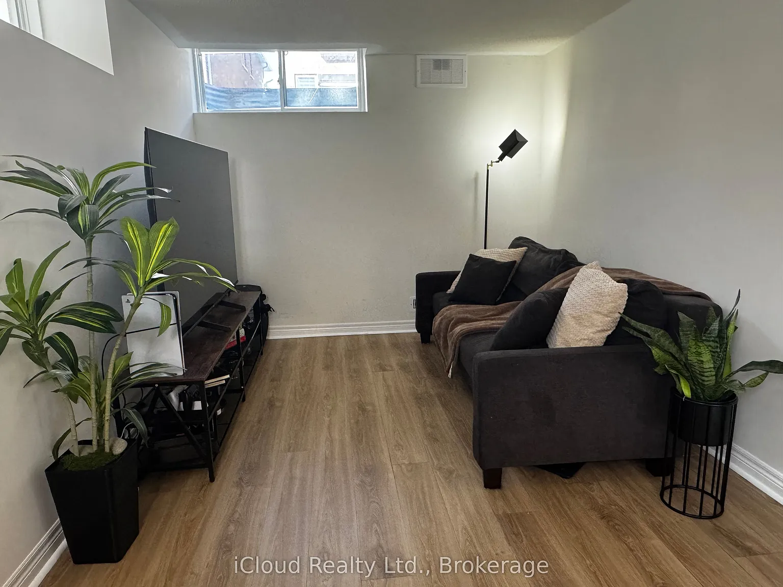 2 bed, $1,750 — Photo 2