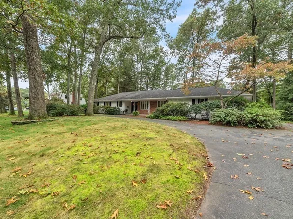 82 Shady Side Dr, Longmeadow, MA 01106
