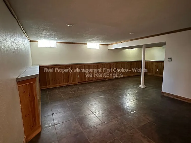333 N Oliver St — Photo 20