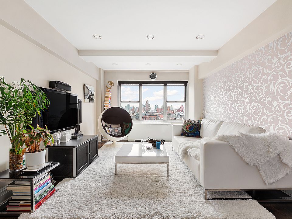 1st image of 33 Greenwich Ave APT 11L