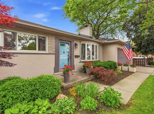 26360 Jefferson Ave, Saint Clair Shores, MI 48081