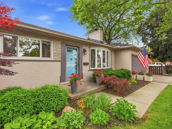26360 Jefferson Ave, Saint Clair Shores, MI 48081