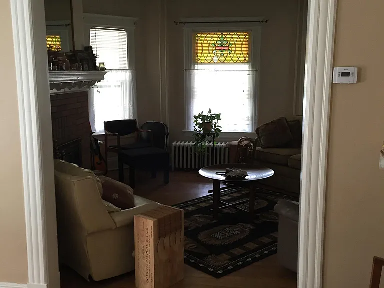 252 Oxford St — Photo 10